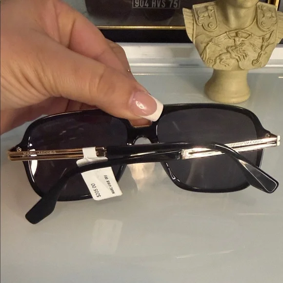 NWT Marc Jacobs Black and Gold Sunglasses. retail $205. - Picture 10 of 11